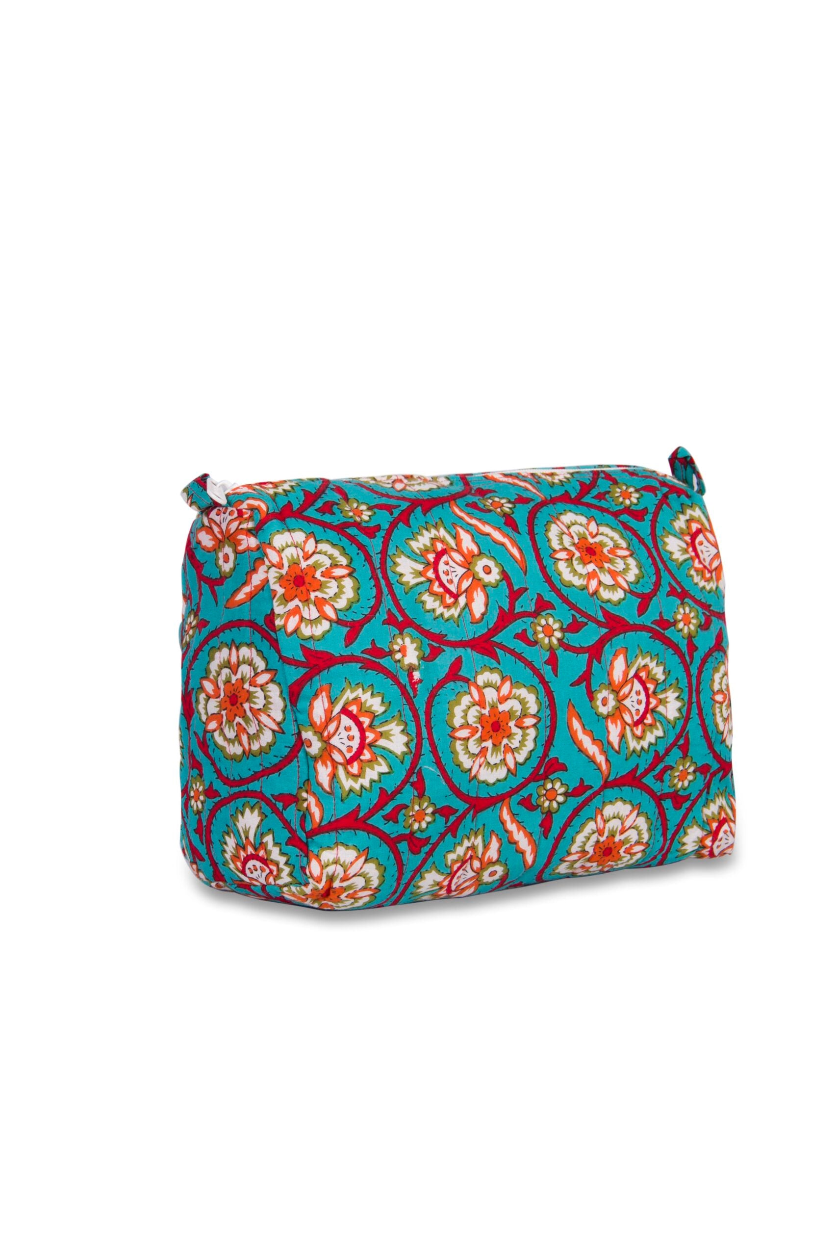 Green quilted travel pouch (set of 3)