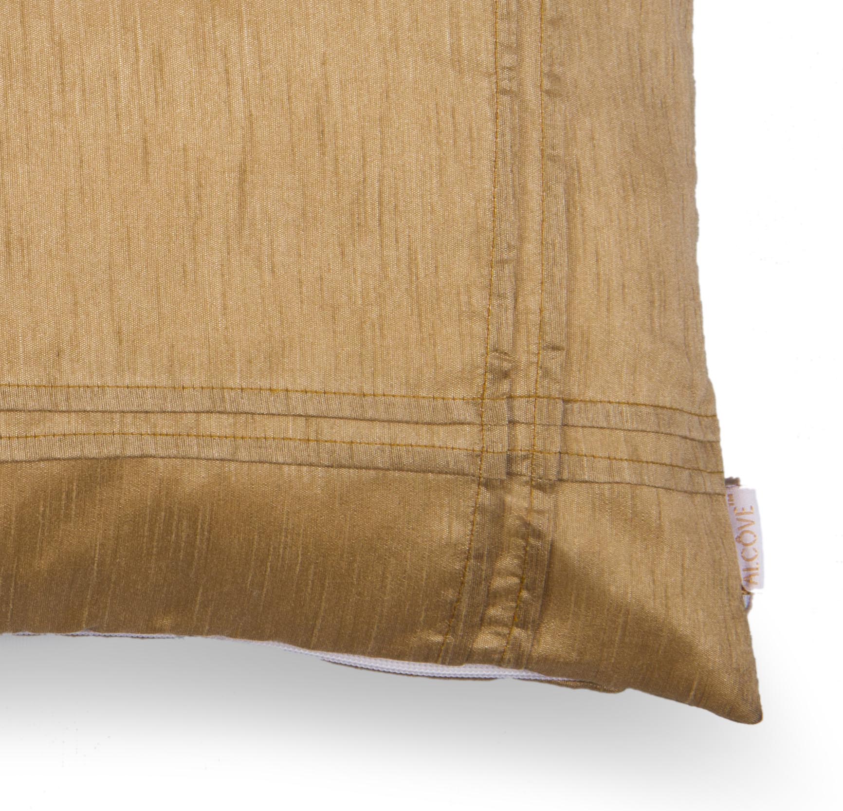 Beige basic pleated cushion cover