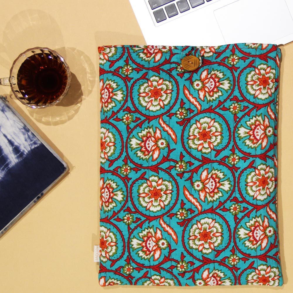 Green printed laptop sleeve