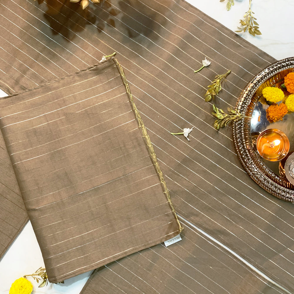 Beige Lurex Table Runner With Mats (set of 6)