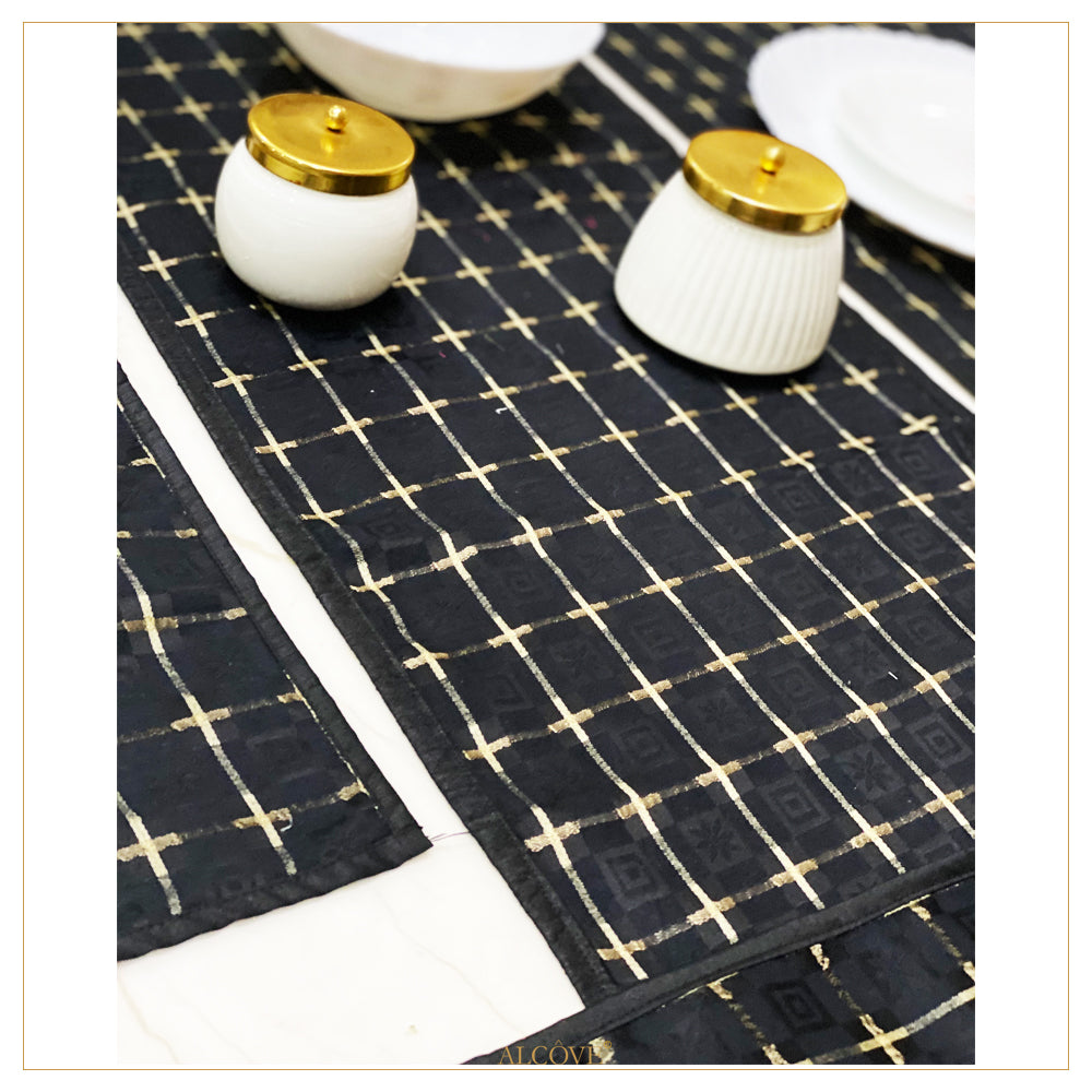 Black Checks Printed Table Runner with mats (set of 6)
