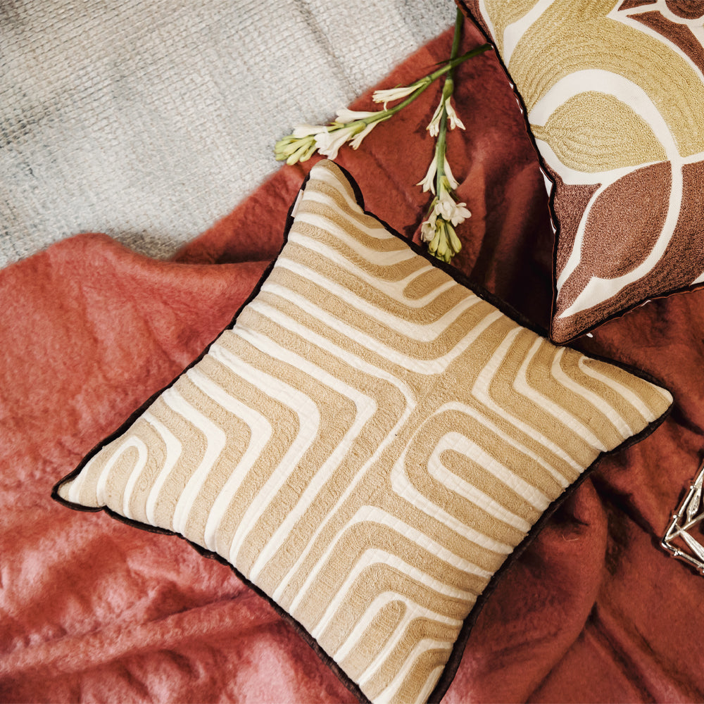 Geometric Statement Cushion