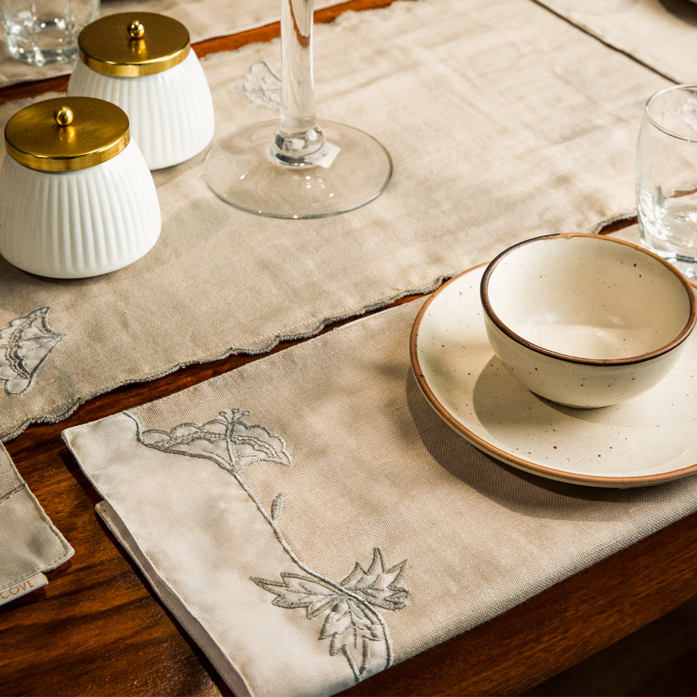 Linen & Organza Embroidered Table Runner with Mats ( Set Of 6 )