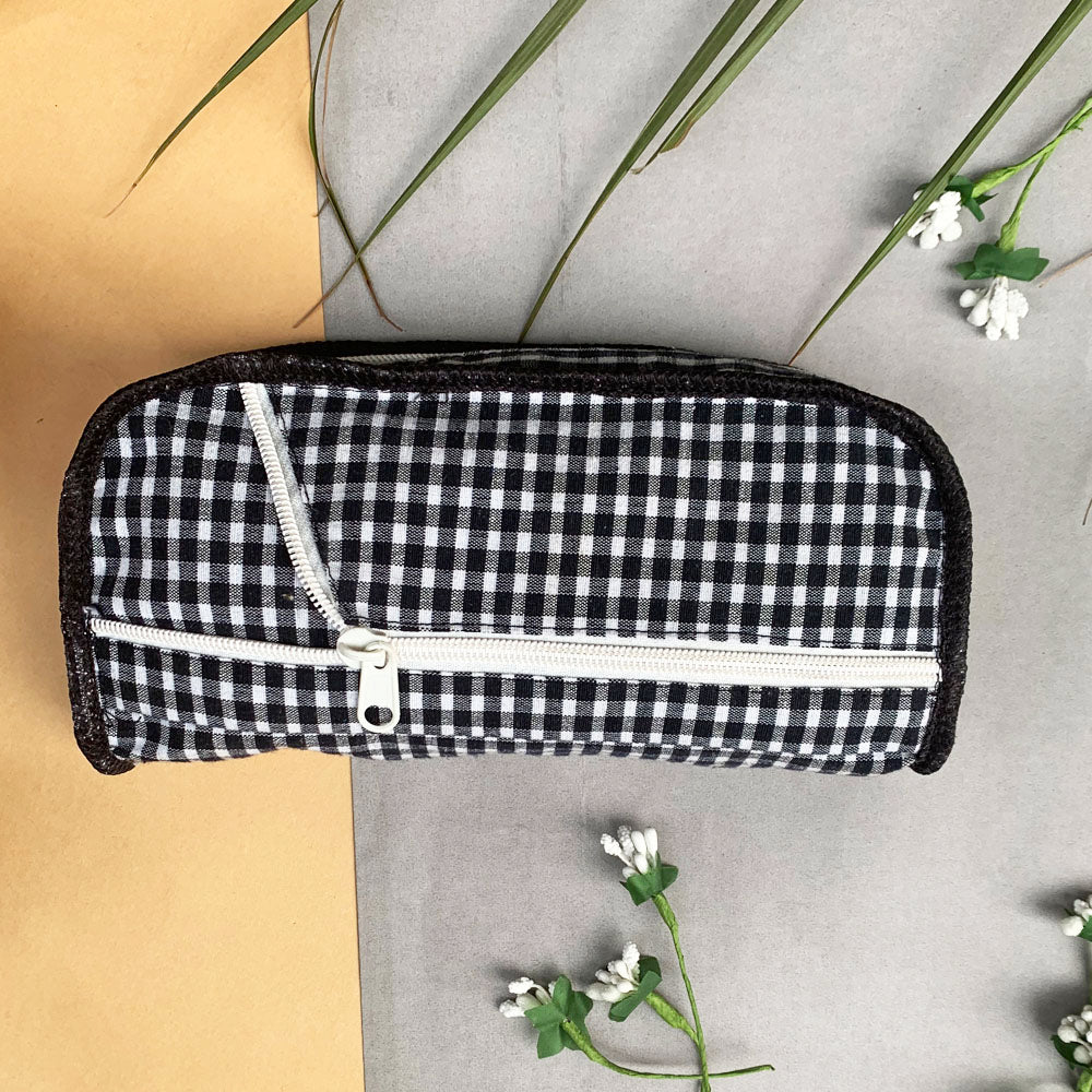 Chequered waterproof travel pouch